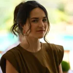 Η Άννα σοκαρισμένη μετά την αποκάλυψη της υιοθεσίας της στη σειρά Να μ’ αγαπάς