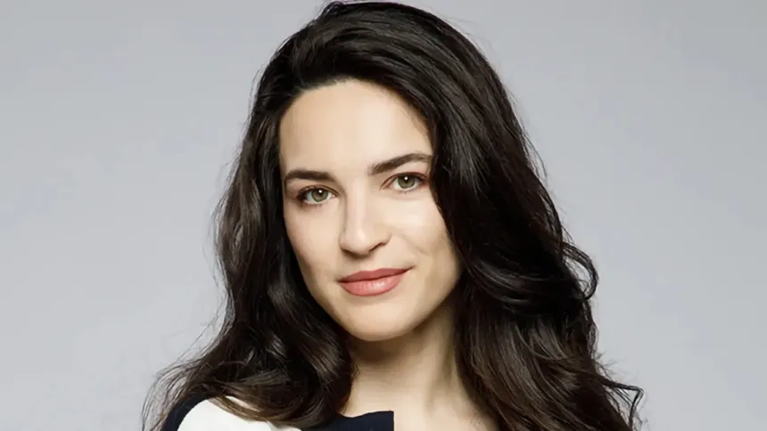 Η Άννα επιτίθεται στον Θεόφιλο μετά την αποκάλυψη της αλήθειας στη σειρά Να μ’ αγαπάς