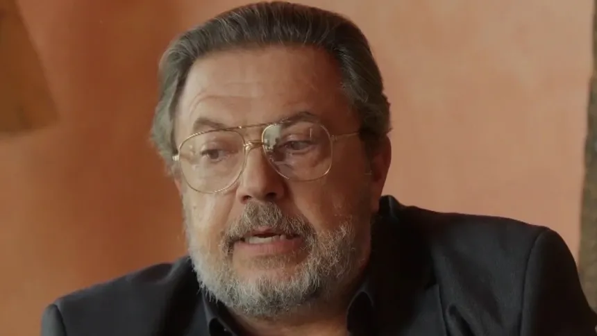 Ο Θεόφιλος στη σειρά «Να μ’ αγαπάς»