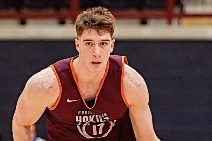 Ο Νεοκλής Αβδάλας έτοιμος να σκοράρει σε αγώνα με το Virginia Tech