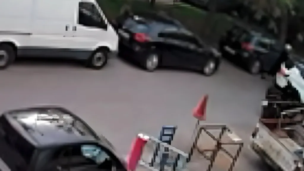 Κάμερα ασφαλείας καταγράφει τη θανατηφόρα επίθεση στον 58χρονο οδηγό στον Νέο Κόσμο