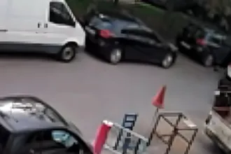 Κάμερα ασφαλείας καταγράφει τη θανατηφόρα επίθεση στον 58χρονο οδηγό στον Νέο Κόσμο