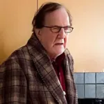 Ο Γιώργος Κωνσταντίνου ως Αριστείδης Θανούλης στη σειρά «Ο Δικαστής»