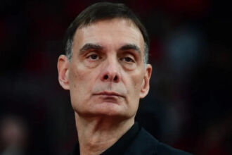 Ο Γιώργος Μπαρτζώκας σε αγώνα της ομάδας του Ολυμπιακού