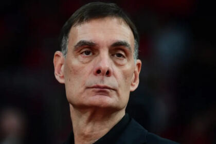 Ο Γιώργος Μπαρτζώκας σε αγώνα της ομάδας του Ολυμπιακού