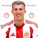 Ο Κοστίνια ανανεώνει το συμβόλαιό του με τον Ολυμπιακό ως το 2029