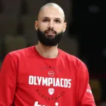 Ο Εβάν Φουρνιέ στην προπόνηση του Ολυμπιακού πριν τον αγώνα με την Παρί