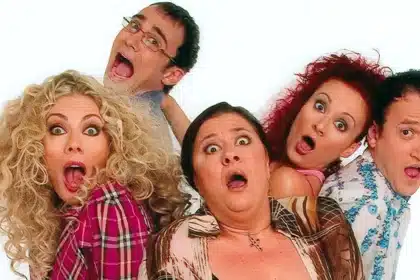 Backstage πλάνα από το επετειακό reunion του Παρά Πέντε στο MEGA