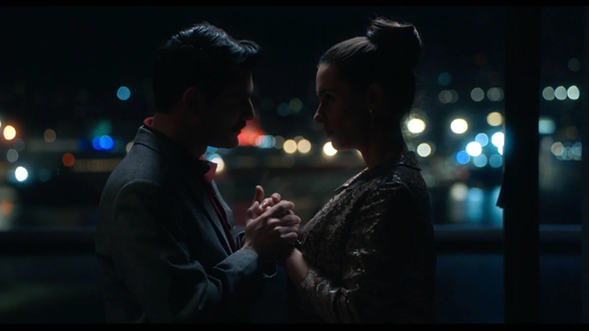 Σκηνή από το επεισόδιο 17 της σειράς Porto Leone με έντονες ανατροπές