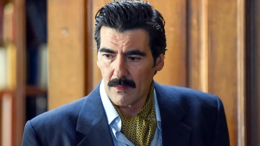 Ο Ντίνος σε έντονο διάλογο στη σειρά Porto Leone του Alpha