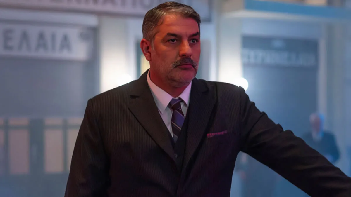 Ο Γιάμαρης έξω απο το Porto Leone