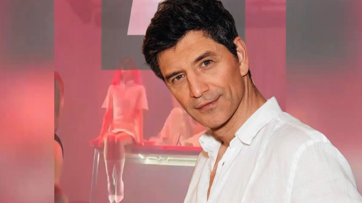 Ο Σάκης Ρουβάς επιστρέφει στη σκηνή μετά την πτώση που πάγωσε το κοινό