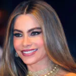 Η Sofia Vergara ποζάρει με λεοπάρ μπικίνι σε νέα φωτογράφιση