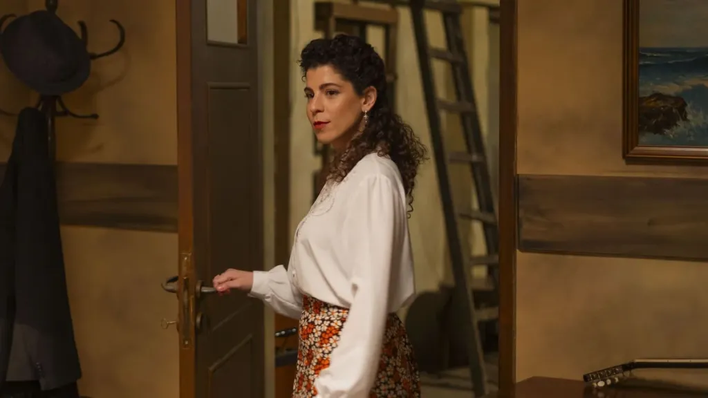 Το Σπίτι Δίπλα στο Ποτάμι: Πρόταση γάμου για τη Μαγδαληνή – Η Ιουλία μαθαίνει μια αλήθεια που σοκάρει! 1 Η Μαγδαληνή δέχεται πρόταση γάμου και η Ιουλία ανακαλύπτει μια σοκαριστική αλήθεια στο Σπίτι Δίπλα στο Ποτάμι