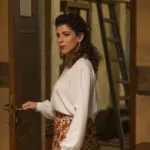 Η Μαγδαληνή δέχεται πρόταση γάμου και η Ιουλία ανακαλύπτει μια σοκαριστική αλήθεια στο Σπίτι Δίπλα στο Ποτάμι