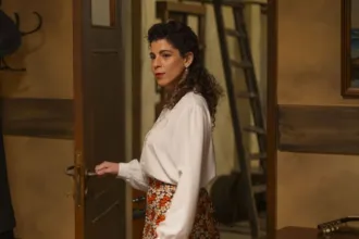 Η Μαγδαληνή δέχεται πρόταση γάμου και η Ιουλία ανακαλύπτει μια σοκαριστική αλήθεια στο Σπίτι Δίπλα στο Ποτάμι