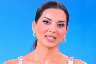 Σταματίνα Τσιμτσιλή σε σπάνια ρετρό φωτογραφία που θυμίζει σταρ του Μπόλιγουντ.