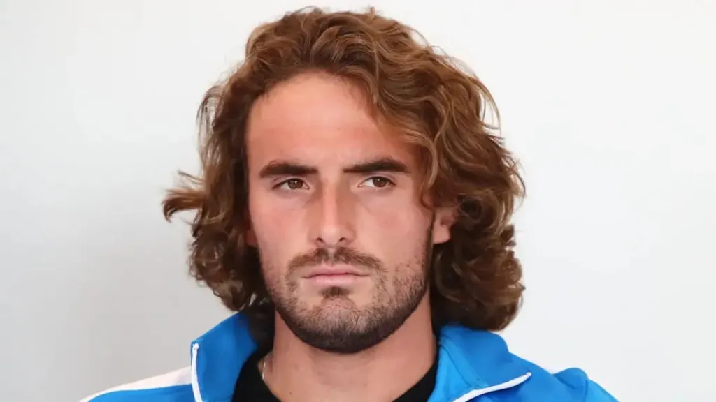 Στέφανος Τσιτσιπάς: Πρόστιμο 2.000€ και αφαίρεση διπλώματος – «Πιάστηκε» με 210χλμ/ώρα στην Αττική Οδό 1 Ο Στέφανος Τσιτσιπάς τιμωρείται με πρόστιμο για υπερβολική ταχύτητα στην Αττική Οδό