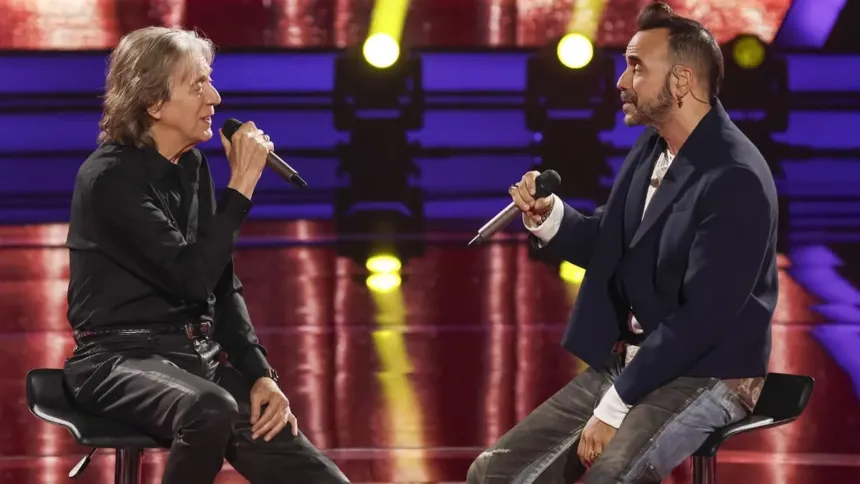 Κώστας Τουρνάς και Πάνος Μουζουράκης στην σκηνή του The Voice Of Greece