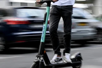 thessaloniki 13xronos patini maxairi