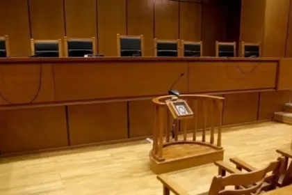 Η αίθουσα του Μικτού Ορκωτού Δικαστηρίου Θεσσαλονίκης όπου καταδικάστηκε η μητέρα για κακοποίηση του βρέφους της