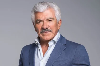 Ο Βαγγέλης Χαμπάιος στη σειρά «Το Σόι σου».