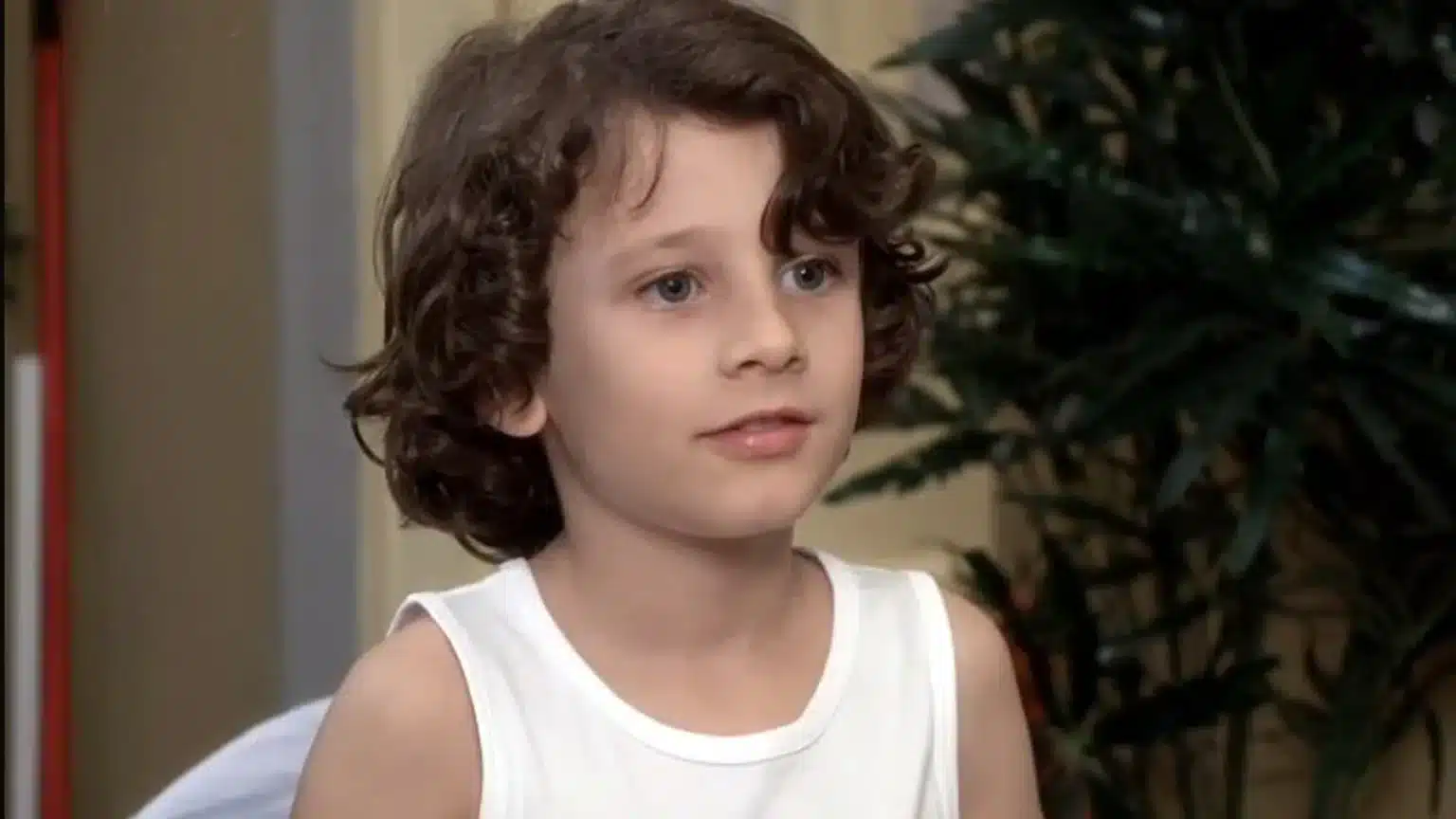 Ο μικρός Βαγγέλης σε σκηνή από το «Το Σόι σου» με τη Βάσω Λασκαράκη