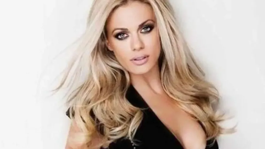 Η Ζέτα Μακρυπούλια σε μία από τις πιο iconic εμφανίσεις της καριέρας της.