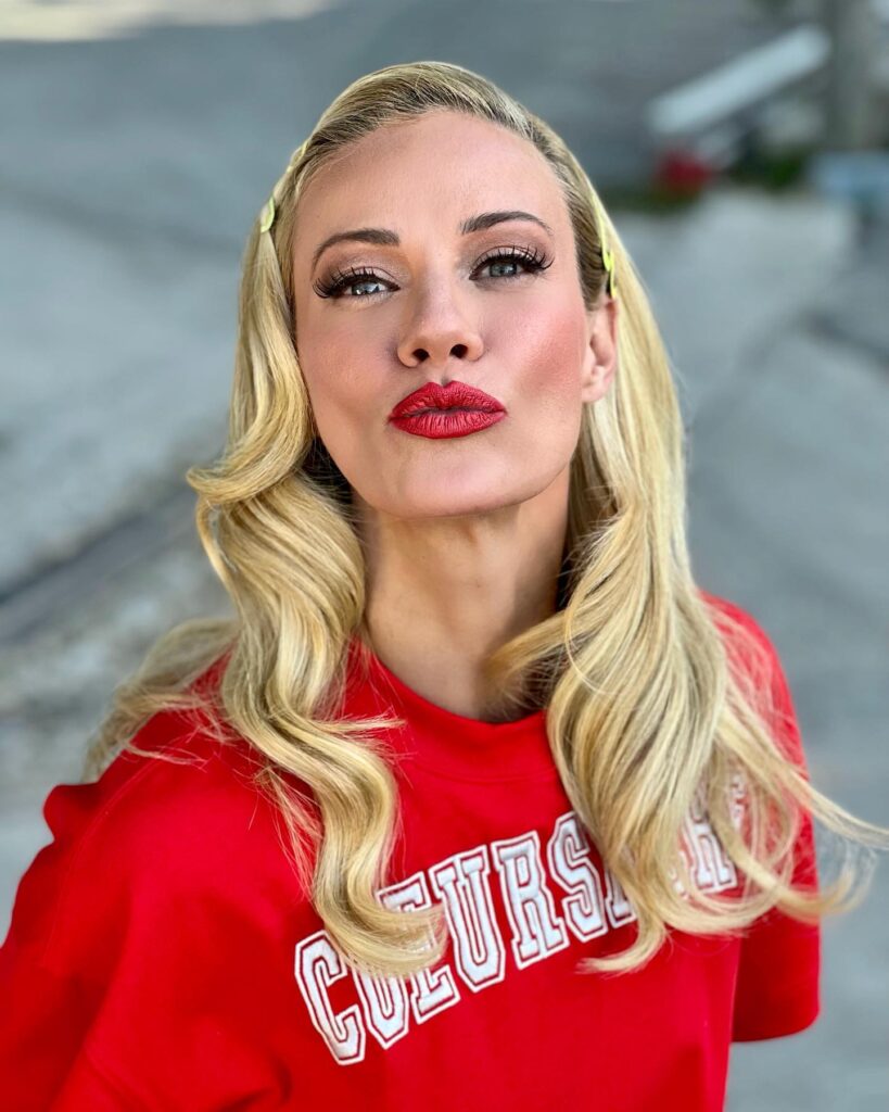 Ζέτα Μακρυπούλια: Όταν έκανε εκρηκτική εμφάνιση στο The 2Night Show… με δερμάτινα 3 Ζέτα Μακρυπούλια