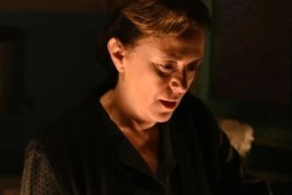 agios erotas i marina psalti apochairetise sygkinimeni tin petroyla to dramatiko tis telos sti seira