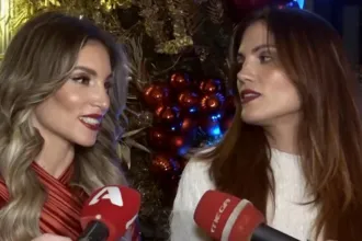 Αθηνά Οικονομάκου χαμογελαστή σε δημόσια εμφάνιση μετά τη διάψευση των φημών για γάμο