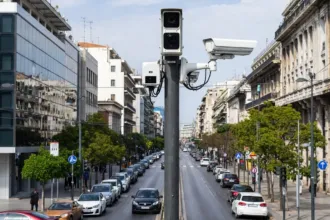 Κάμερα τροχαίας σε κεντρικό δρόμο της Αττικής