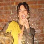 Η Dua Lipa με sheer σύνολο Ferragamo Spring/Summer 2026