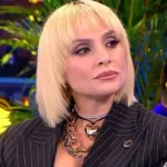 Η Ελεωνόρα Ζουγανέλη σε τηλεοπτική της εμφάνιση