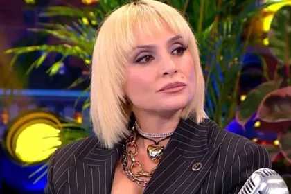 Η Ελεωνόρα Ζουγανέλη σε τηλεοπτική της εμφάνιση