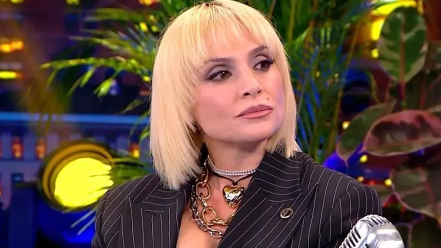 Η Ελεωνόρα Ζουγανέλη σε τηλεοπτική της εμφάνιση