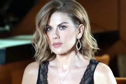 H Ευγενία Μανωλίδου σε σπάνια φωτογράφιση