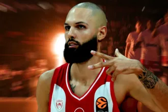 Ο Εβάν Φουρνιέ σε φάση αγώνα με έντονη έκφραση