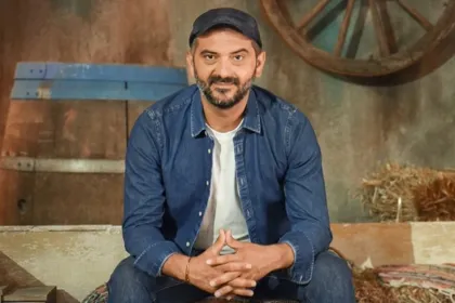 Σκηνή από τη Φάρμα με στιγμιότυπο των παικτών πριν τον μεγάλο τελικό