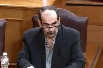 Ο αγροτοσυνδικαλιστής Γιώργος Ξυλούρης (Φραπές) στην εξεταστική επιτροπή της Βουλής