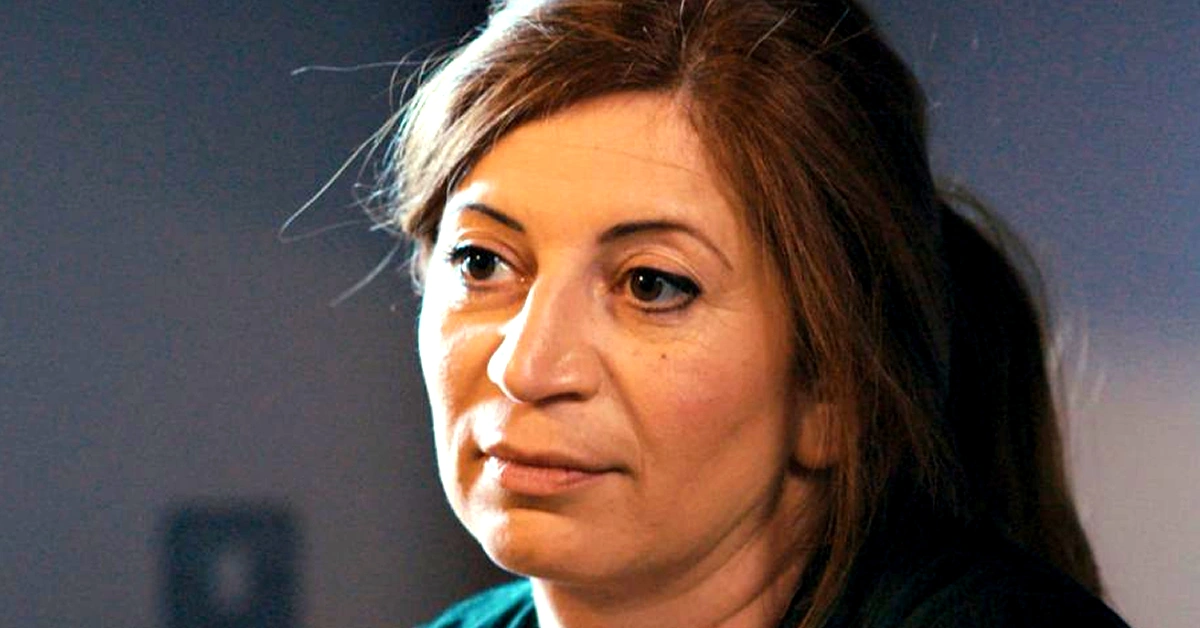 Η Κούλα πριν τον γάμο της σε σκηνή στη Γη της Ελιάς