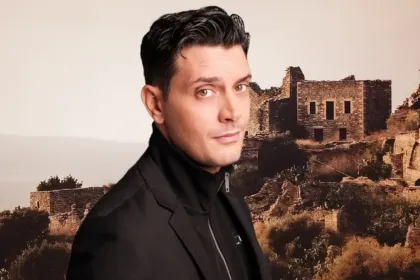 Ο Μανώλης έτοιμος να επιτεθεί στη Γη της Ελιάς