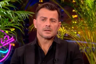 Ο Γιώργος Αγγελόπουλος καλεσμένος στο late night show του Γρηγόρη Αρναούτογλου