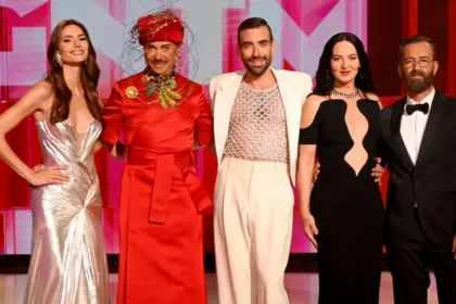 Οι κριτές του GNTM ποζάρουν πριν τον μεγάλο τελικό