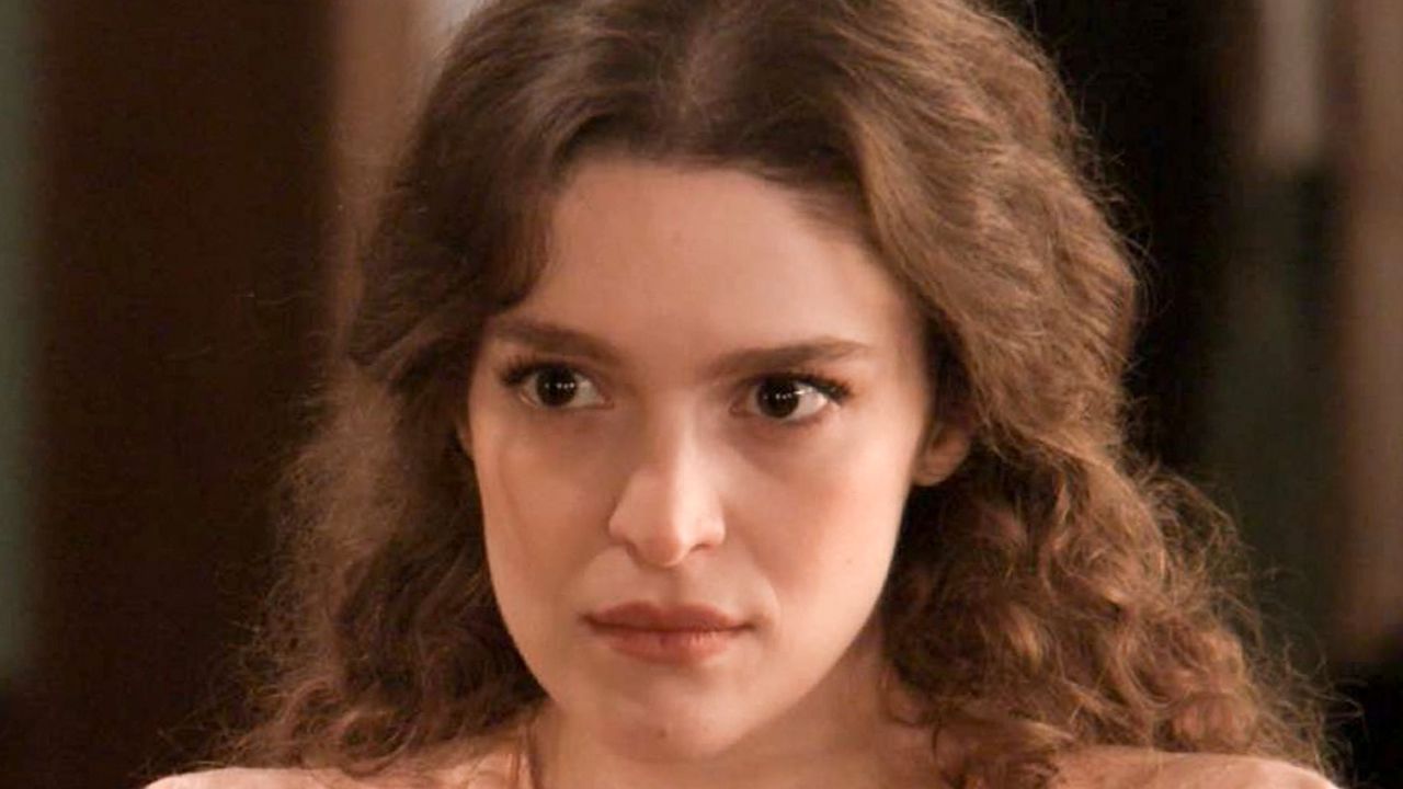 Grand Hotel spoiler: Ο Πέτρος σώζει την Αλίκη τη στιγμή που όλα καταρρέουν 15 Grand Hotel