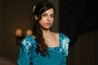 grand hotel i elpida vythizetai stin trela to mystiko me to lithio kai i anatrichiastiki tis emmoni me tin koykla