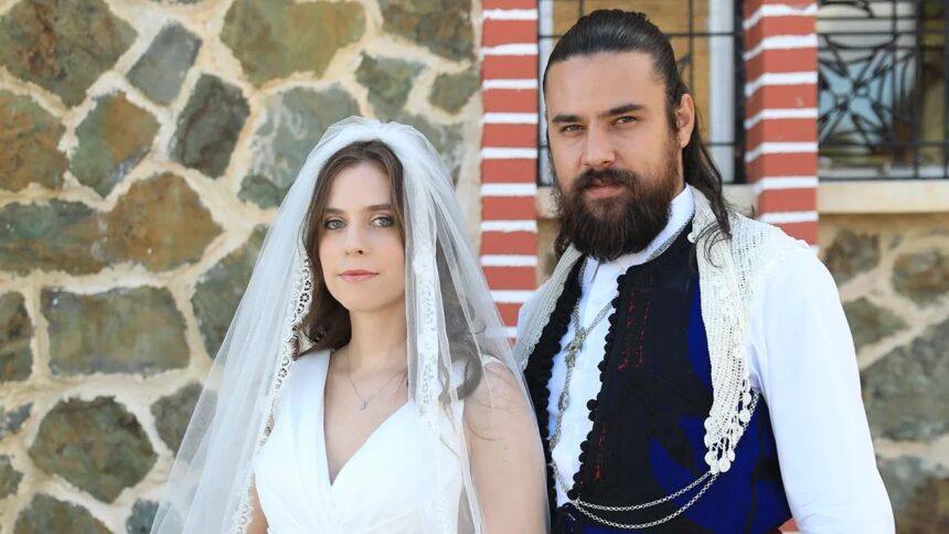 i gi tis elias i dafni feygei apo to spiti kai vriskei katafygio sti mani i alitheia sygklonizei