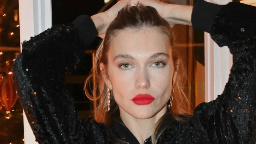 Η Κλέλια Ανδριολάτου σε στιγμιότυπο latin χορού στο Instagram