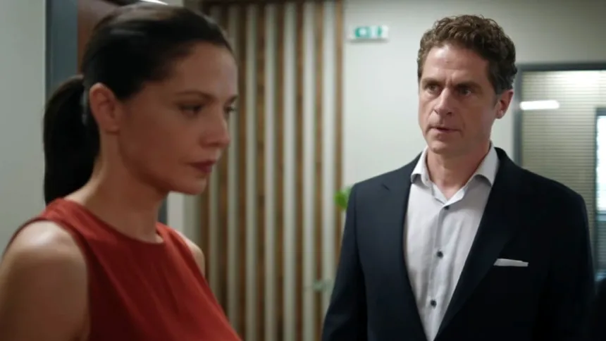 Η Αρετή με τον Οδυσσέα σε δραματική σκηνή από τη σειρά «Μια νύχτα μόνο».