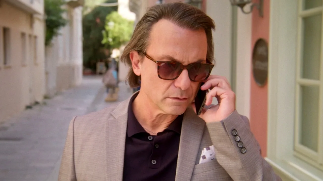 Ο Δημήτρης Αλεξανδρής (Άγγελος) σε έντονη σκηνή στη σειρά Να μ’ αγαπάς.